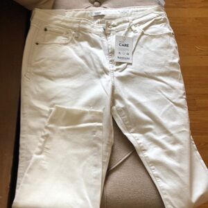 Kensie White Skinny Jeans with Soft Texture
